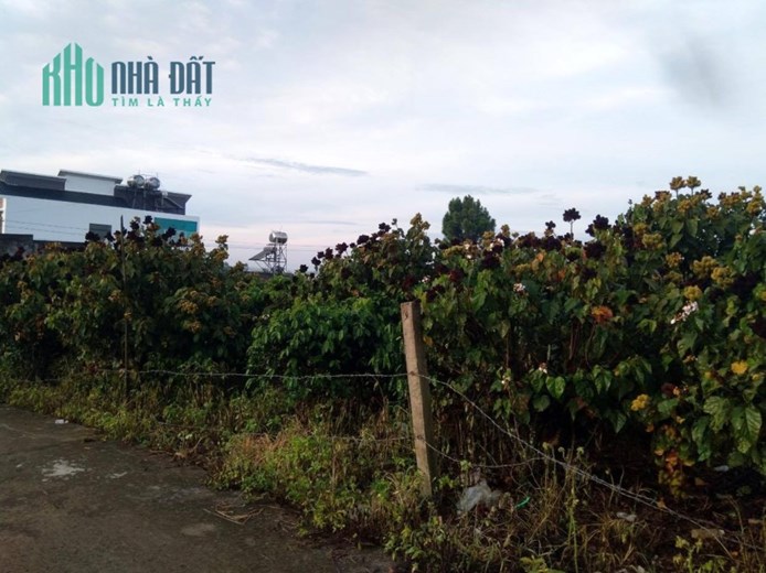 Bán đất MT hẻm 6m sau lưng UBNDX Ninh Gia - Đức Trọng - Lâm Đồng. 1840m2, giá bán 3,8 tỷ