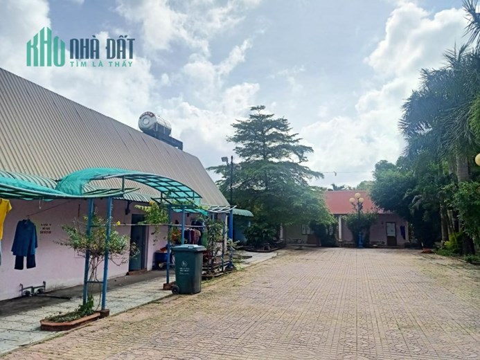 Mặt tiền đường Nguyễn Trãi, Cà Mau, ngang 28m, Phường 9, 2019m, giá 29 tỷ.