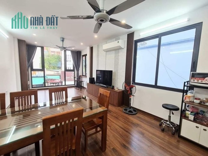 Bán nhà phố Huỳnh Thúc Kháng, vỉa hè, phân lô, ô tô tránh, ở vip, Kd đỉnh, 40m,  10.8 tỷ