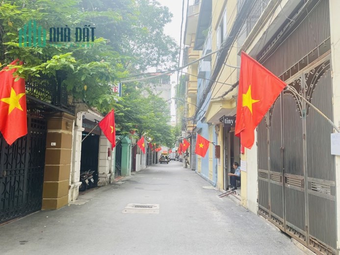 Tôi cần bán mảnh đất 136m2 thích hợp xây tòa nhà tại ngõ 181 Trường Chinh