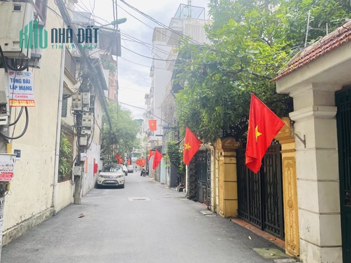 Tôi cần bán mảnh đất 136m2 thích hợp xây tòa nhà tại ngõ 181 Trường Chinh