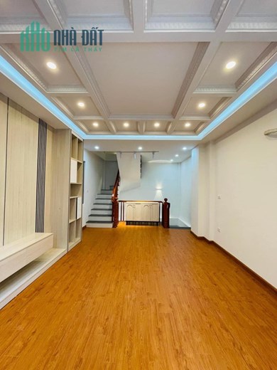 Bán nhà mặt ngõ 663 Trương Định 30m2, 6 tầng giá 5.1 tỷ.