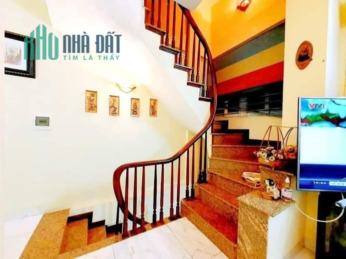 Bán Nhà Phố Đội Cấn 34/40m2 x 6 tầng, 6 phòng ngủ đầy đủ công năng, cách 1 nhà ra Phố, giá chỉ hơn
