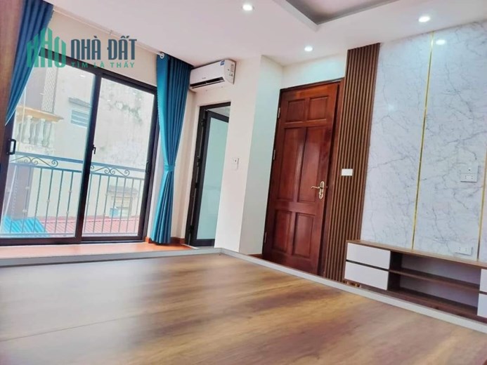Có 1 không 2 ! Xuân La, 5 Tầng mới, 40m2, nội thất tiền tỷ, sổ riêng, gần hồ, chỉ nhỉnh 4 tỷ