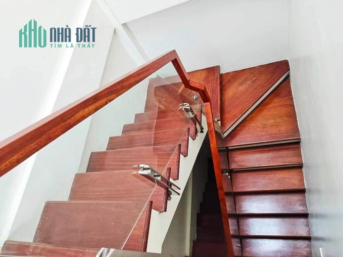 Có 1 không 2 ! Xuân La, 5 Tầng mới, 40m2, nội thất tiền tỷ, sổ riêng, gần hồ, chỉ nhỉnh 4 tỷ