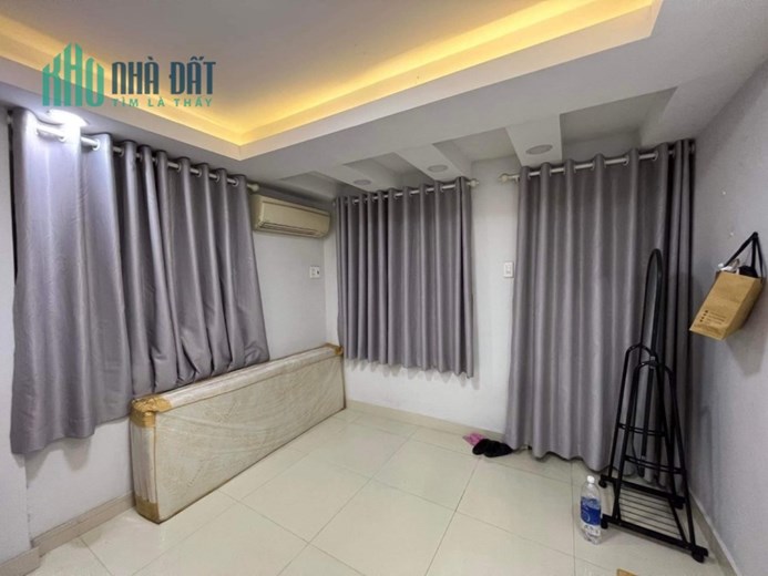 MUA NHÀ LÀ MUA VỊ TRÍ, NHÀ KẾ BÊN ỦY BAN QUẬN 10, HXH ĐỖ CỬA, NGUYỄN TIỂU LA - 3/ 2  GIÁ CHỈ  3TỶ,