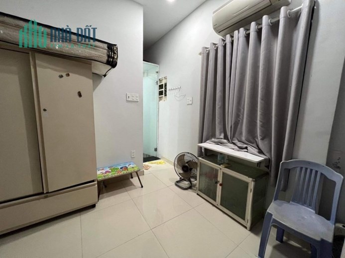 MUA NHÀ LÀ MUA VỊ TRÍ, NHÀ KẾ BÊN ỦY BAN QUẬN 10, HXH ĐỖ CỬA, NGUYỄN TIỂU LA - 3/ 2  GIÁ CHỈ  3TỶ,