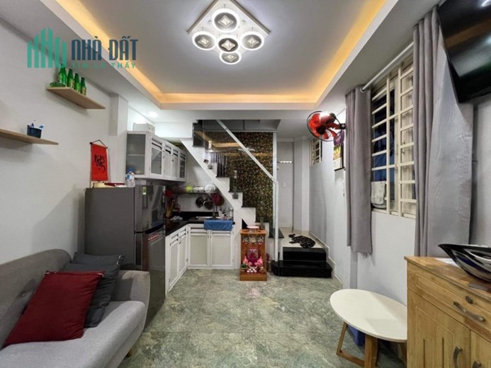 NHÀ CHÍNH CHỦ GỬI MUỐN BÁN NHANH, HẠ CHÀO CÒN 3TỶ , HXH 8M TÔ HIẾN THÀNH QUẬN10