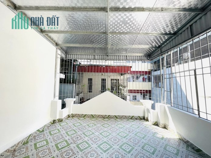NHÀ ĐẸP LÔ GÓC 2 MẶT NGÕ THÔNG ÔTÔ ĐỖ CỬA 15M ÔTÔ TRÁNH 43M2 4.83 TỶ KIM GIANG