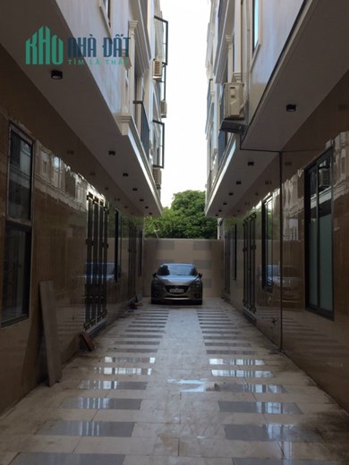 Bán nhà xây mới phố Hoàng Ngọc Phách - 50m 4 tầng ngõ ô.tô GIÁ 4.1 tỉ