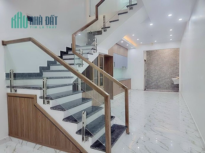 Bán nhà xây mới phố Văn Cao, 63m 4 tầng GIÁ 4.2 tỉ ngõ ô.tô đỗ cửa