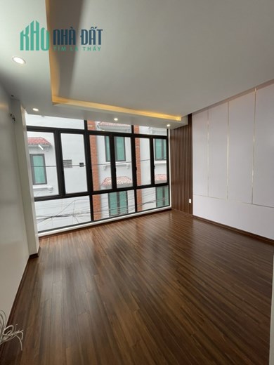 Bán nhà mặt ngõ Đình Đông, 56m 5 tầng có Thang Máy giá 5.2 tỉ cực đẹp