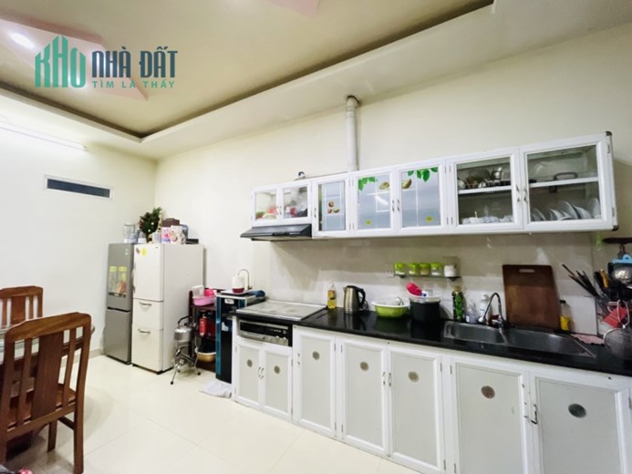 Bán gấp nhà phố Thiên Lôi, 50m 4 tầng ngõ nông GIÁ 2.39 tỉ gần AEON