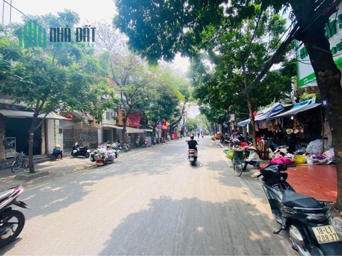 Bán nhà 2 tầng mặt đường Hàng Kênh kinh doanh sầm uất, diện tích 64m GIÁ 9.8 tỉ