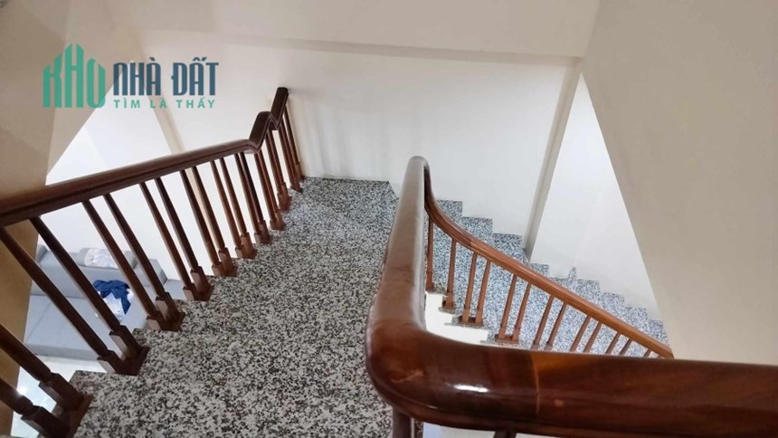 Chính chủ bán ! 3 tầng, dân xây, 63m2, ngõ thông, ô tô, ô bàn cờ, gần trường, gần KCN Bắc Thăng