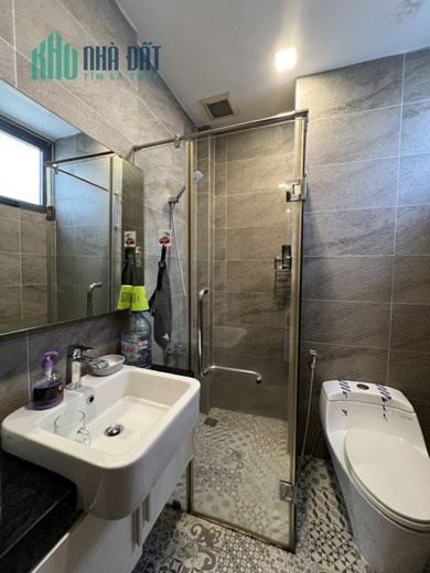 Bán nhà Q3 HXH 50m2 ngang 4m, 5 tầng đẹp BTCT sát MT Lê Văn Sỹ, 8.1 tỷ