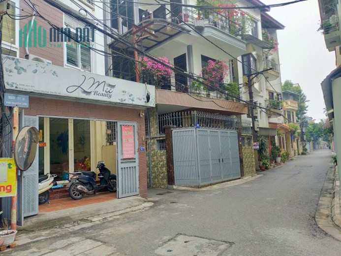 NHÀ NGUYỄN SƠN - LÔ GÓC - DÂN XÂY - NGÕ THÔNG Ô TÔ VÀO NHÀ - HÌNH THỬA SIÊU ĐẸP - CHIA 2 LÔ - AN