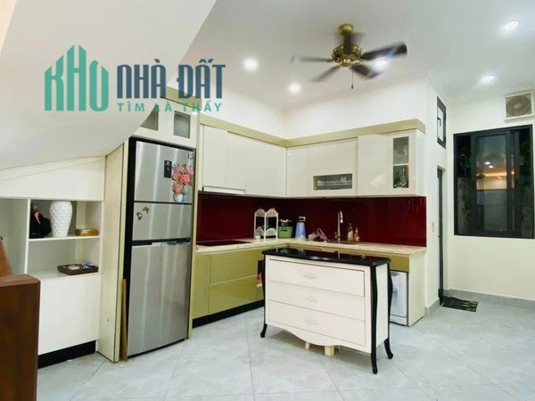 BÁN NHÀ NGUYỄN KHÁNH TOÀN CẦU GIẤY, Ở NGAY, GẦN ÔTÔ TRÁNH, SÁT PHỐ, 46M GIÁ NHỈNH 5TỶ