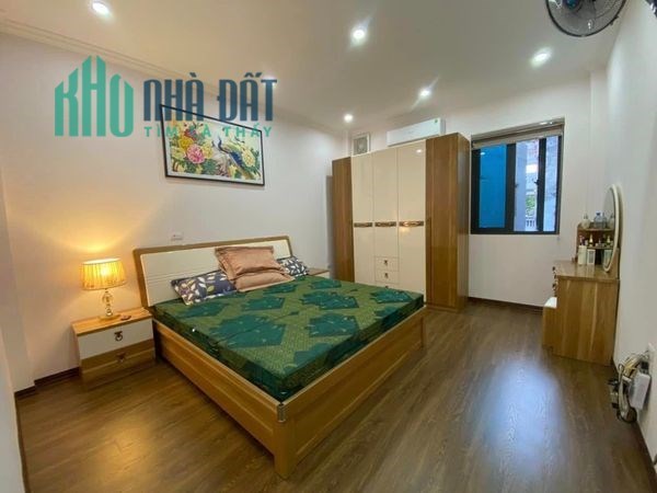 BÁN NHÀ NGUYỄN KHÁNH TOÀN CẦU GIẤY, Ở NGAY, GẦN ÔTÔ TRÁNH, SÁT PHỐ, 46M GIÁ NHỈNH 5TỶ