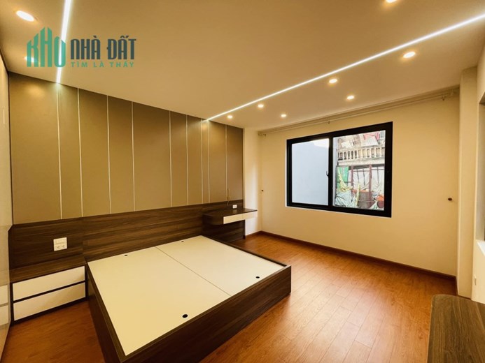 Bán nhà Trương Định, 5 tầng, xây mới, đẹp, hiện đại, gần oto, tiện ích chỉ 4 tỷ.