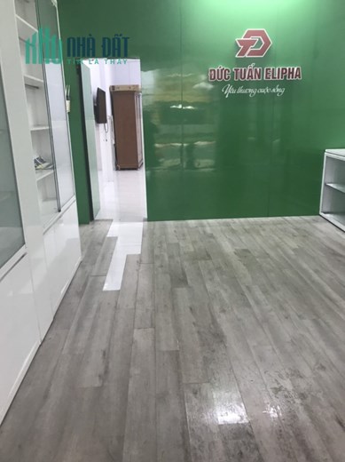 Cho thuê nhà nguyên căn, thích hợp làm văn phòng hoặc kinh doanh.