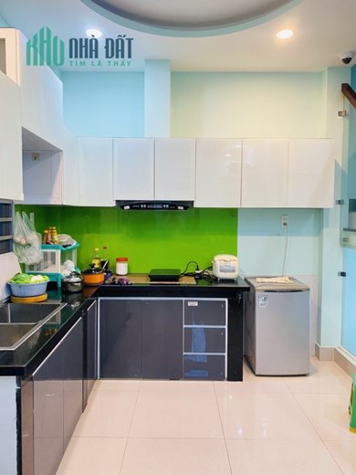 Bán gấp nhà 2MH Dương Đức Hiền quận Tân Phú 4 x 18m chỉ 5,5 tỷ TL