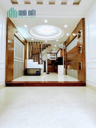 Bán nhà Minh Khai - Sát chợ Mơ 35m2,5 tầng ở luôn , ô tô , giá chỉ 3 tỷ 390