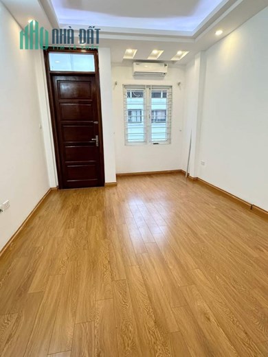 Bán nhà Minh Khai - Sát chợ Mơ 35m2,5 tầng ở luôn , ô tô , giá chỉ 3 tỷ 390