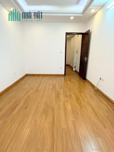 Bán nhà Minh Khai - Sát chợ Mơ 35m2,5 tầng ở luôn , ô tô , giá chỉ 3 tỷ 390