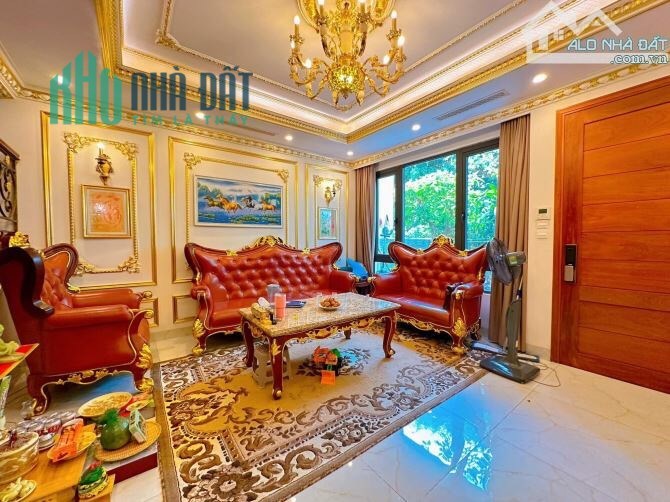 Bán BT khu nhà ở Quốc Hội Tố Hữu, view đẹp ,DT 218m x 3,5 tầng. Giá 42,5 tỷ