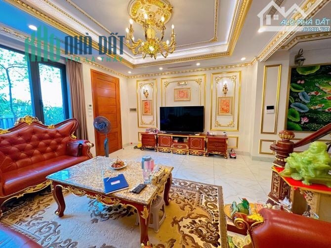 Bán BT khu nhà ở Quốc Hội Tố Hữu, view đẹp ,DT 218m x 3,5 tầng. Giá 42,5 tỷ