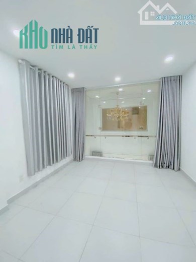 Bán nhà 2 tầng full nội thất đường Nguyễn Công Hoan, Phú Nhuận giáp quận 1