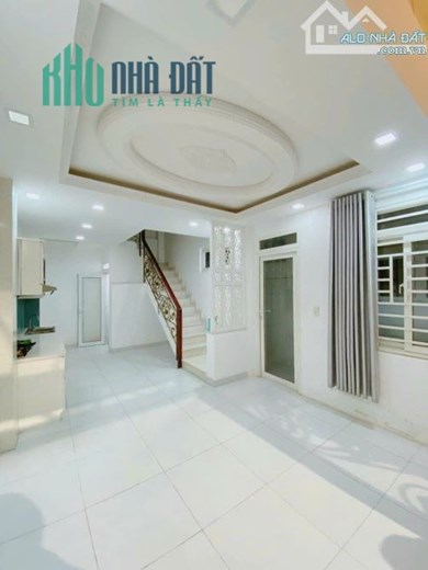Bán nhà 2 tầng full nội thất đường Nguyễn Công Hoan, Phú Nhuận giáp quận 1