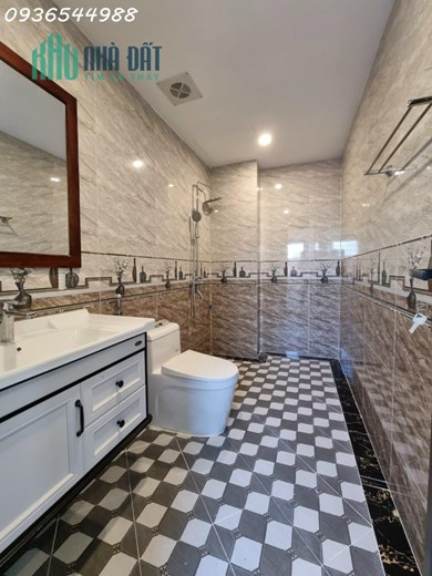 Cần tiền hạ giá sốc nhà 6 tầng Thạch Bàn, gara, thang máy, chỉ 6 tỷ