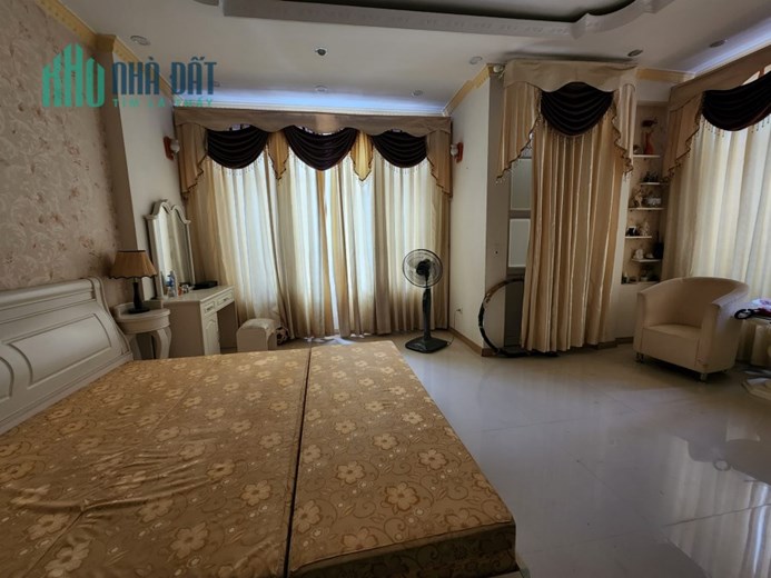 Bán CCMN cho thuê dòng tiền 157m2 x7 tầng thang máy chỉ 23 tỷ Yên Hòa 10m mặt tiền, 20m ra phố