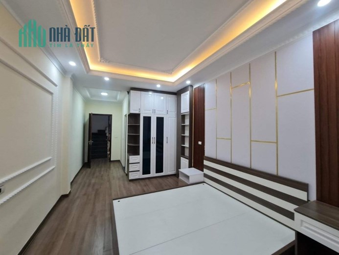 Lịnh Quang, Đống Đa NHÀ MỚI KOONG ĐẸP , KD 40m, 5T, MT 3,6, giá 5,58 tỷ