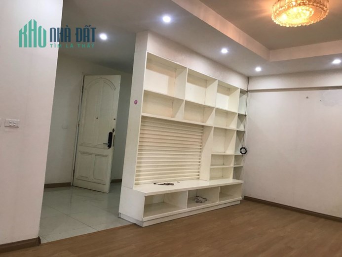 Hàng Hiếm! Tầng đẹp diện tích 122m2 3PN giá 4.4 Tỷ tòa  24T1 Hoàng đạo thúy