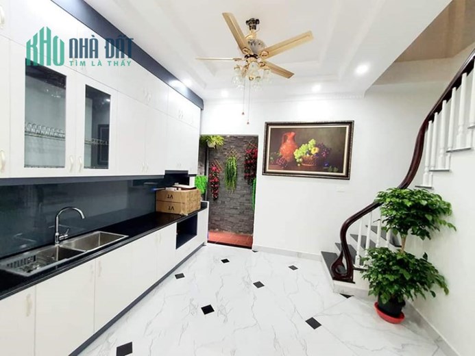 Nhà đẹp Ngõ 213 Giáp Nhất, 3 thoáng, thang máy, ô tô, kinh doanh, 56m*5T, chào 11 tỷ