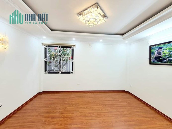 Nhà đẹp Ngõ 213 Giáp Nhất, 3 thoáng, thang máy, ô tô, kinh doanh, 56m*5T, chào 11 tỷ