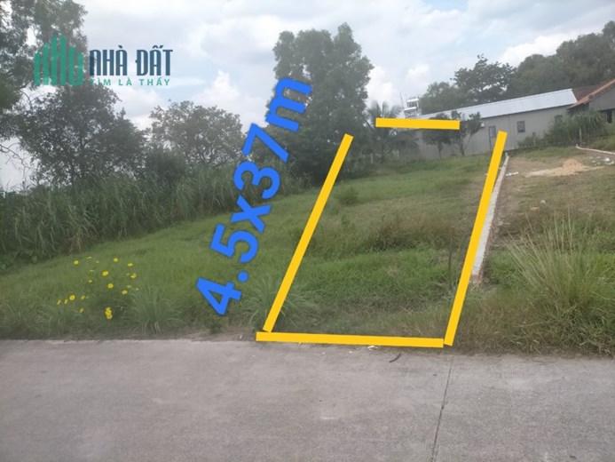 CHÍNH công ty GỬI BÁN khu đất 4,5X38, SHR,FULL THỔ CƯ, giá chỉ NGỘP CHỈ 1TY150