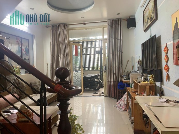 NGANG HIẾM 6,5M-80M2-HXH- TT Q7-CÁCH LÂM VĂN BỀN 30M- NHỈNH 5TỶ-0909615591