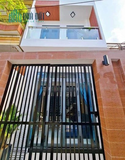 NHÀ BÁN ĐƯỜNG NGUYỄN TRUNG TRỰC .BT. SÁT MẶT TIỀN HẺM XE HƠI.GIÁ TỐT CHÍNH CHỦ. ĐẦY ĐỦ TIỆN NGHI.