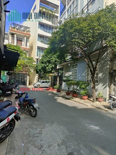Bán nhà HXH 10m Trường Chinh ngay Hoàng Hoa Thám, DT: 4.5x18m, 3 Tầng, 3PN, 12.99 tỷ