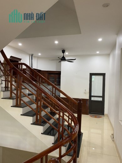 Cho thuê nhà 4 tầng tại Mê Linh, Vĩnh Yên Giá: 20tr/tháng