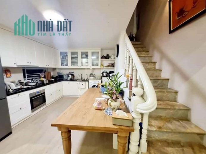 Bán Nhà Ngõ 90 Phố Đào Tấn 48m2 x 3 tầng, ngõ thông gần Phố, nội thát sang xịn, giá đầu tư chỉ hơn