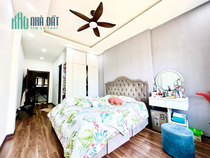 NHỈNH 4 TỶ - NHÀ LONG BIÊN - 55M - MT 4M - 4 TẦNG - NGÕ OTO ĐỖ CỬA - GẦN CẦU.
