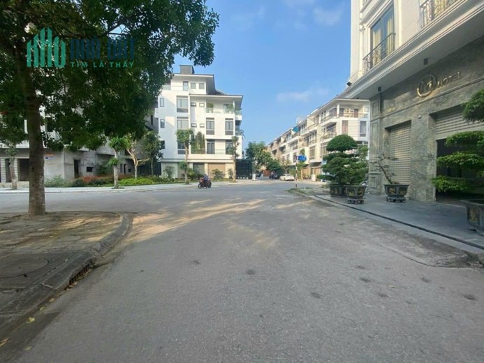 ĐẤT LÔ GÓC PHÂN LÔ XA LA, 8.88 TỶ