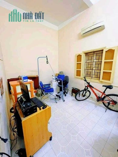 Bán Nhà Phố Đặng Văn Ngữ 172/180m2 x 2 tầng, gần Phố, ngõ nông, hạ chào 3 tỷ, giá chào mới 200tr/m2.