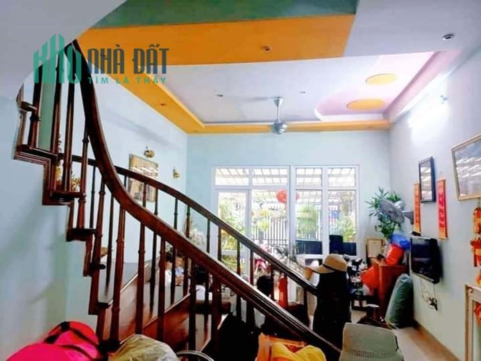 Bán Nhà Phố Mai Dịch 82m2 x 4 tầng , phân lô ô tô tránh , 4 phòng ngủ đầy đủ công năng, giá hơn 15