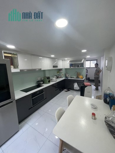 +HƠN 5TỶ,Sát Quận1-Vài Căn Ra Mặt TiềnTRẦN BÌNH TRỌNG QUẬN 5, 4TầngBTCT,Mới Đẹp Vào Ở Liền.